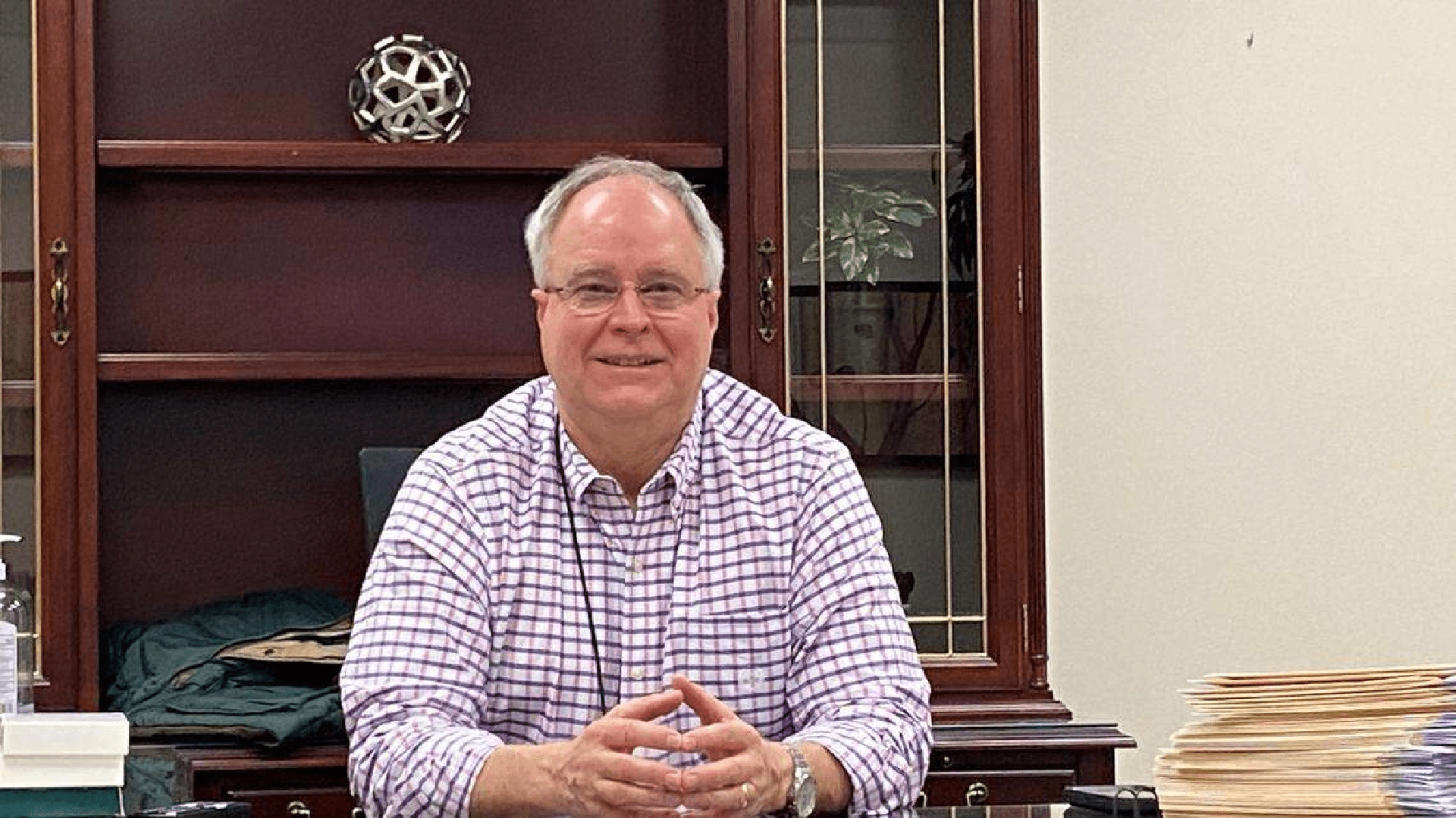 South Carolina Ex-Coroner Says Cops Broke Law by Busting His Poker Game